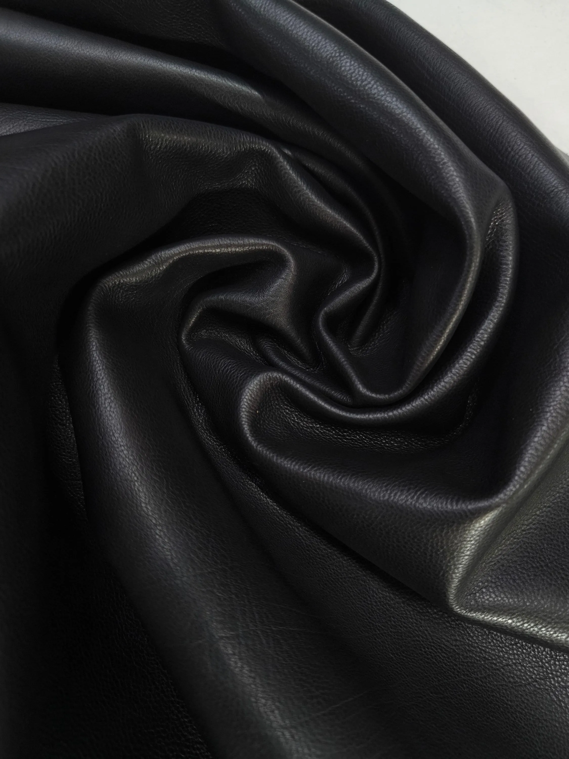Cow-calf milled leather, Genuine cow leather skin soft and natural, thickness 1,0mm (2 1/2 oz)